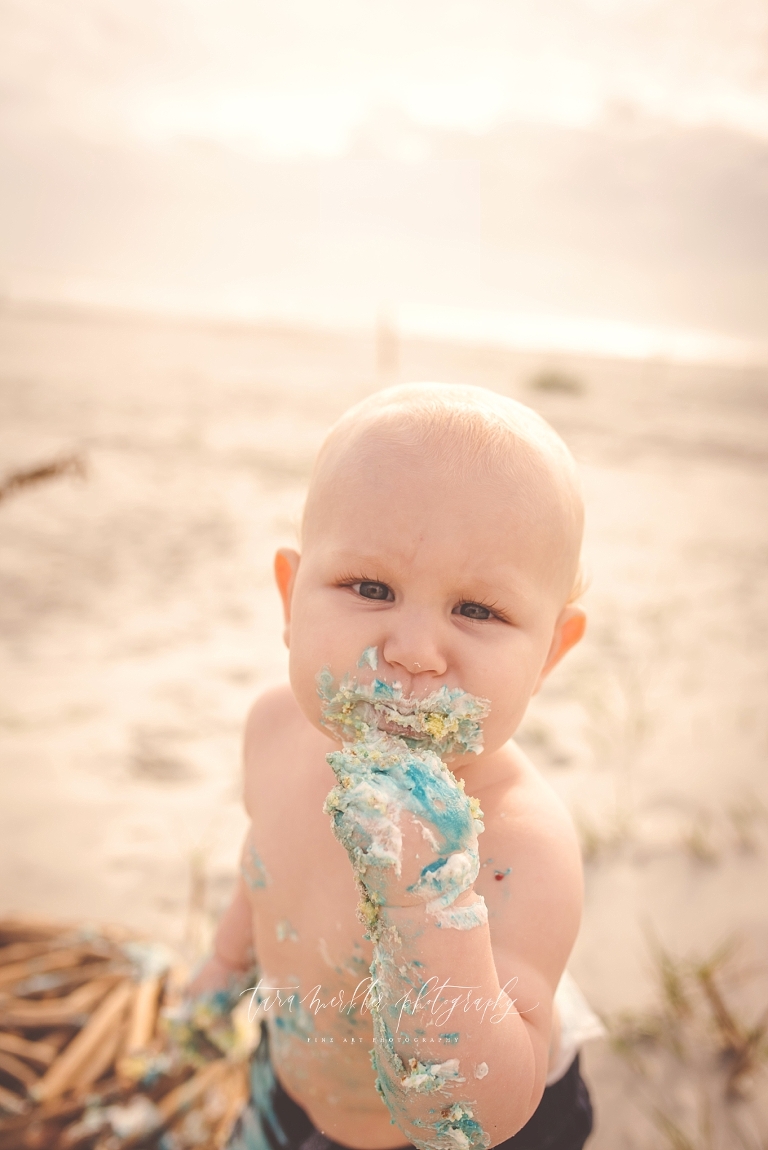 Iverson Cake Smash Session Tara Merkler Photography 2019-9_WEB.jpg