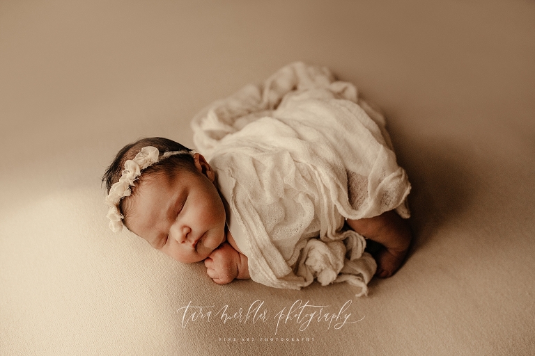Ella's Newborn Session Tara Merkler Photography 2021-16_WEB.jpg