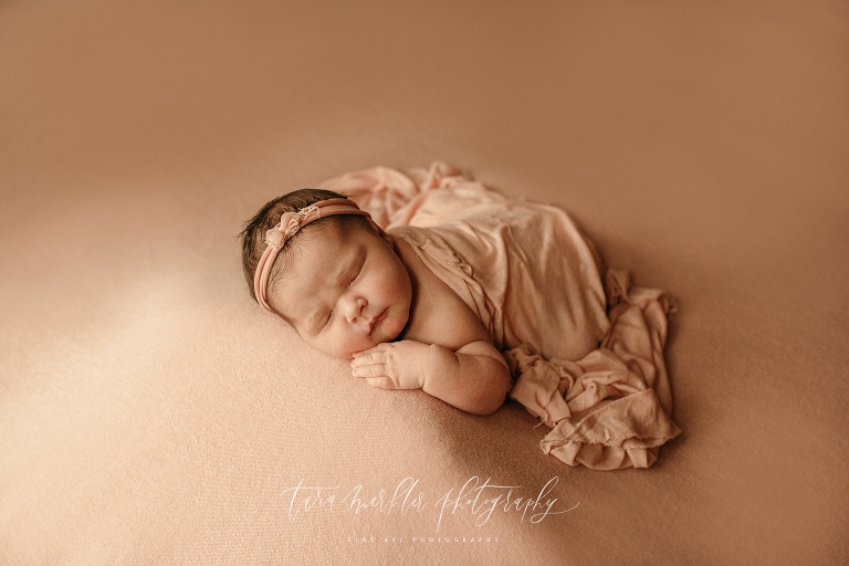 Ella's Newborn Session Tara Merkler Photography 2021-20_WEB.jpg
