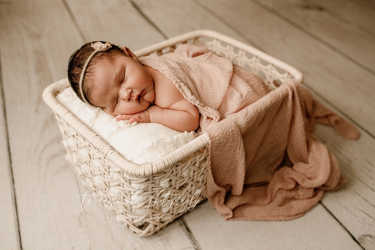 Ella's Newborn Session Tara Merkler Photography 2021-71_WEB.jpg